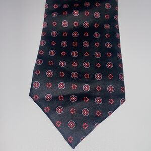 Besley’s Vintage 100% silk tie 70’s floral print